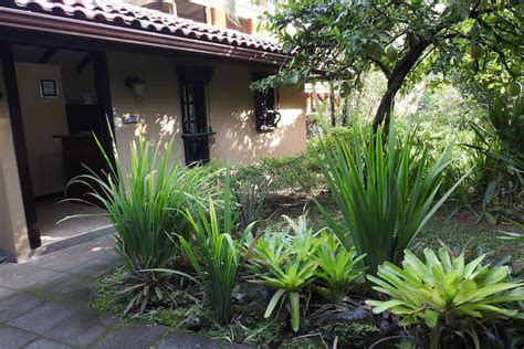 COSTA RICA GUESTHOUSE $25 ($̶3̶3̶) .
